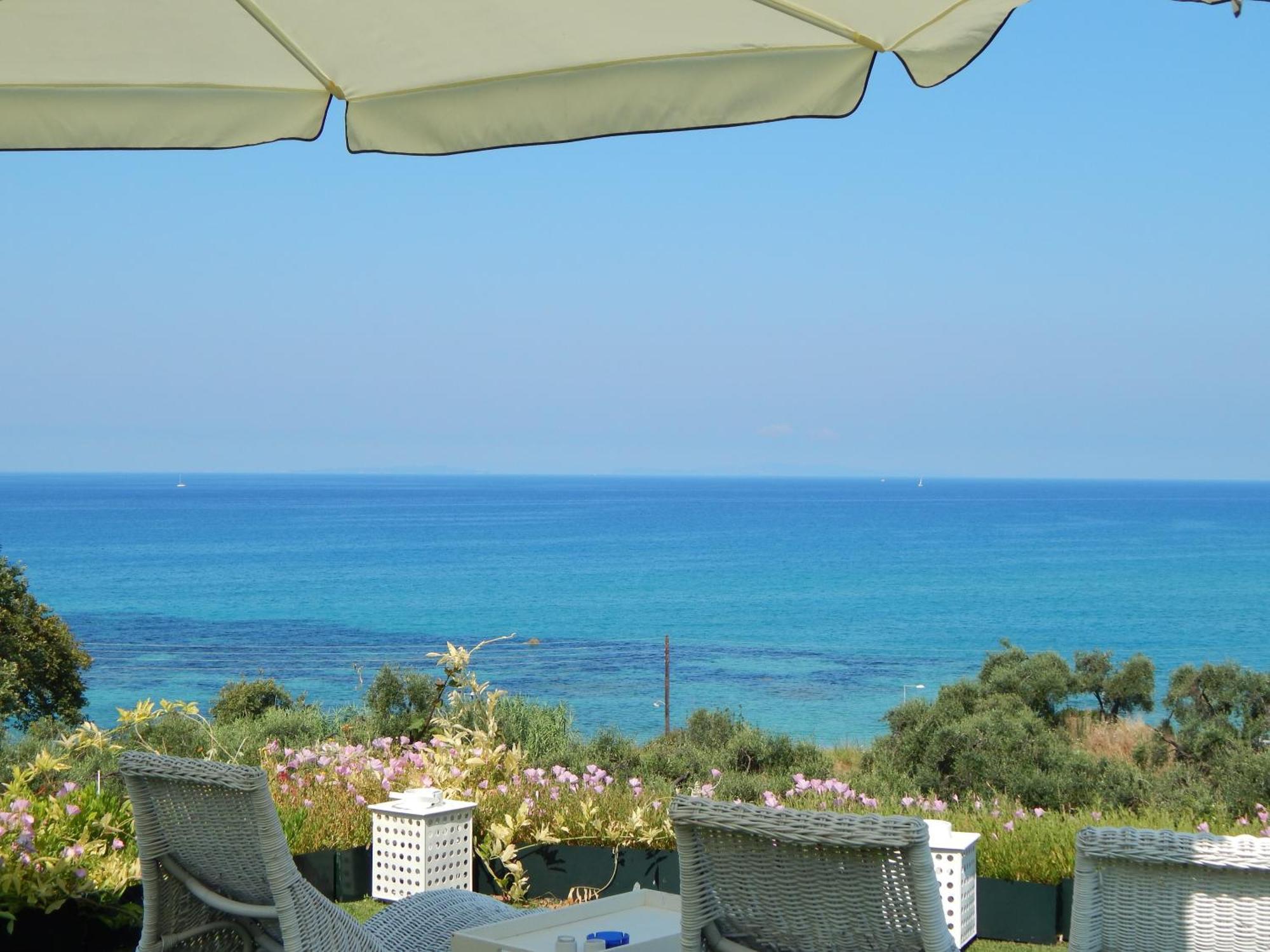 Palmina Mare Villa And Studios Paralia Vrachou Bagian luar foto
