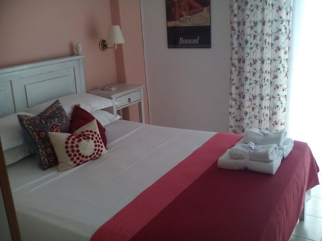 Palmina Mare Villa And Studios Paralia Vrachou Bagian luar foto