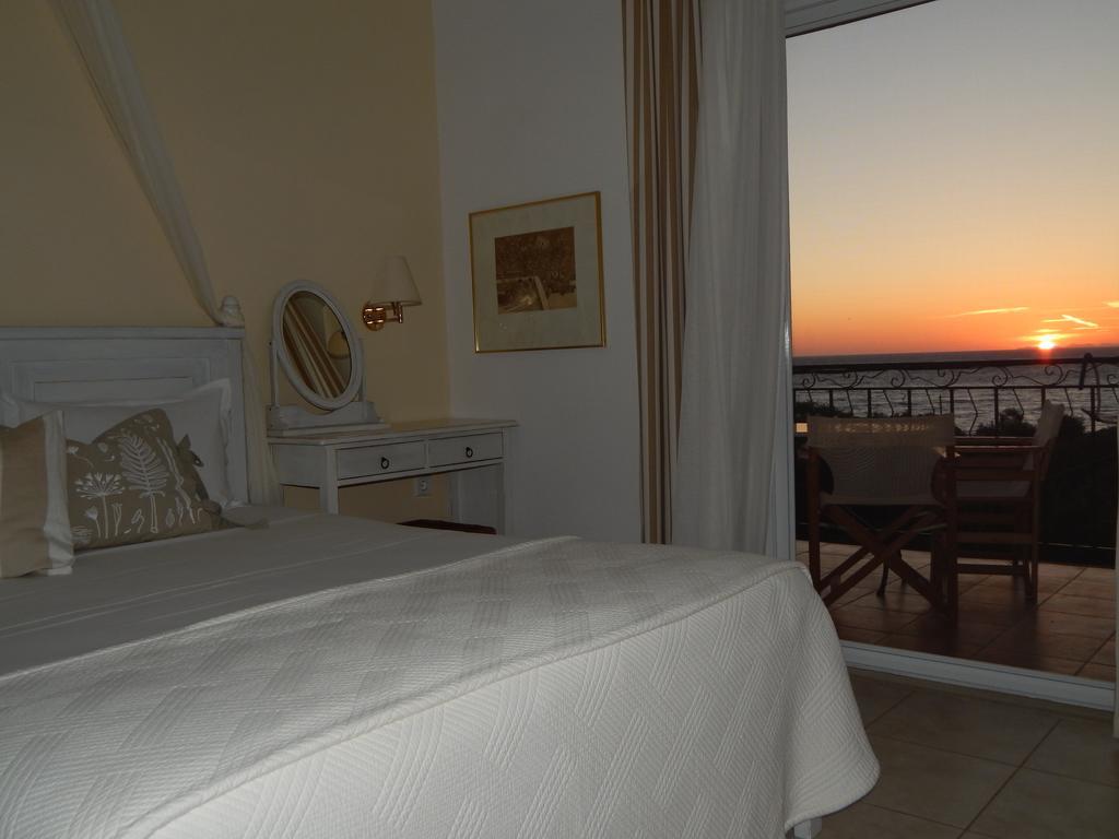 Palmina Mare Villa And Studios Paralia Vrachou Bagian luar foto
