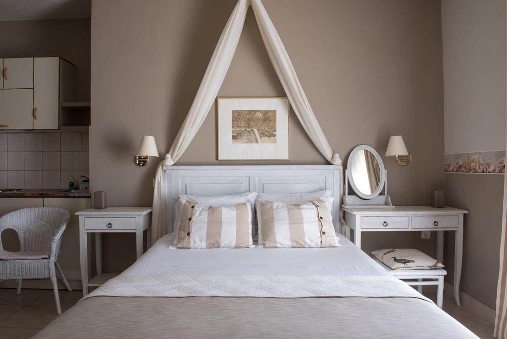 Palmina Mare Villa And Studios Paralia Vrachou Bagian luar foto
