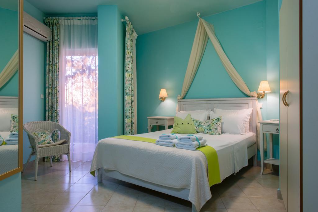 Palmina Mare Villa And Studios Paralia Vrachou Bagian luar foto